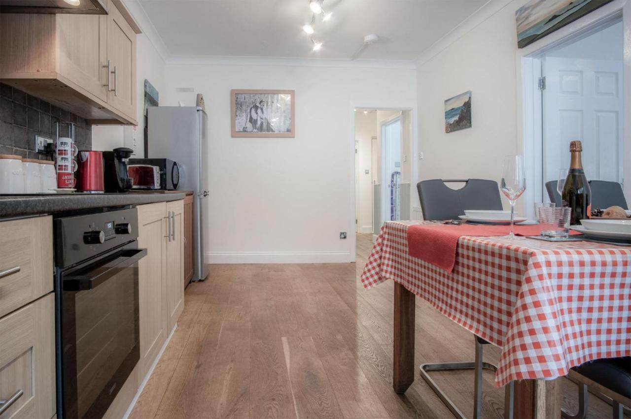 Glenvale - 2 Bedroom Apartment - Сондерсфут Екстер'єр фото